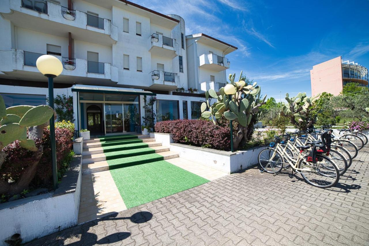 Hotel Sporting Vasto Kültér fotó